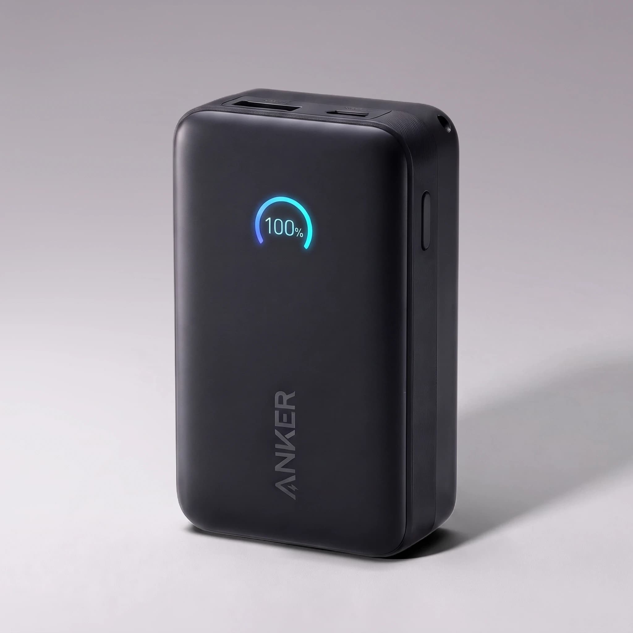 Пауэрбанк Anker Nano A1638, 10000 мА·ч — на светло-сером фоне